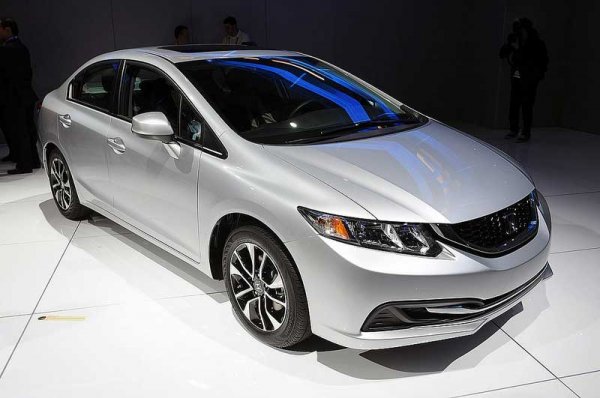 Обзор седана Honda Civic 9-го поколения (переработанная версия)