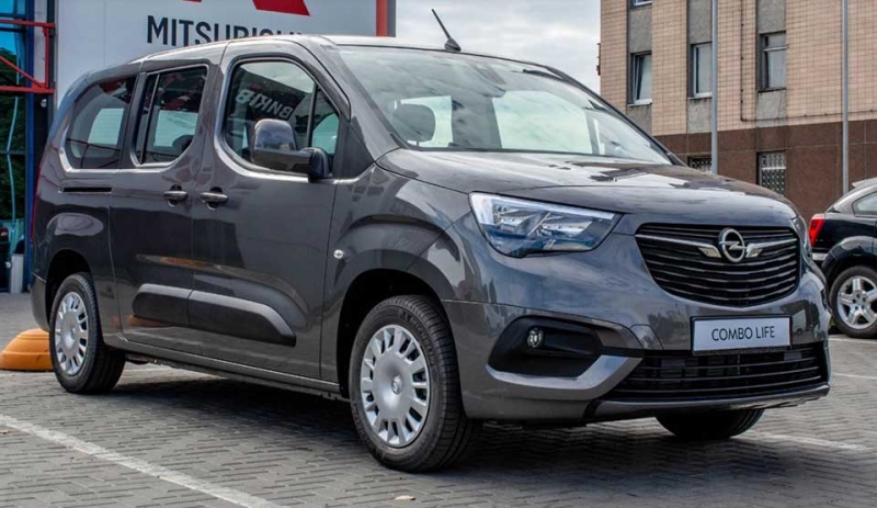 Opel Combo Life 2021 - новый универсальный минивэн от немецкой марки