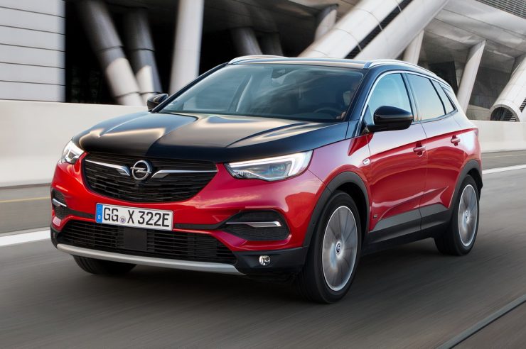 Opel представил новую гибридную версию Grandland X