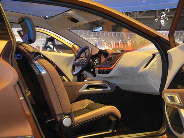 Отечественная Lada Xray в кросс-модификации получит вариатор