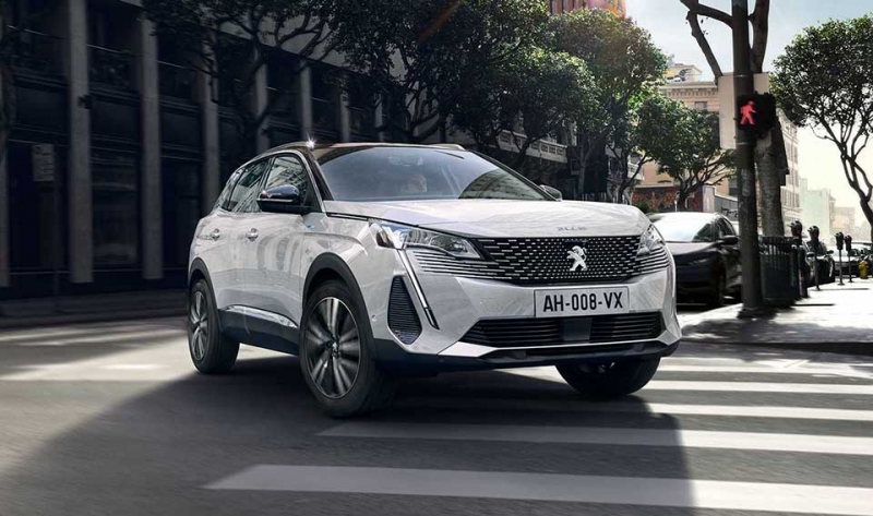 Peugeot 3008 Hybrid 4 2021 - новый подключаемый гибрид с ночным видением