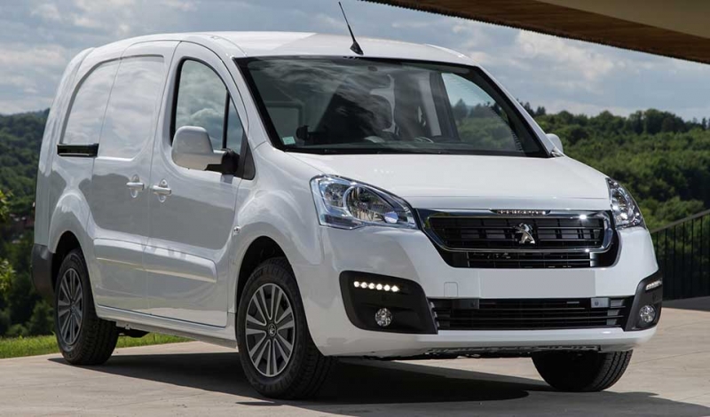 Peugeot Partner Crossway 2021 в России: обновленный компактный минивэн по хорошей цене