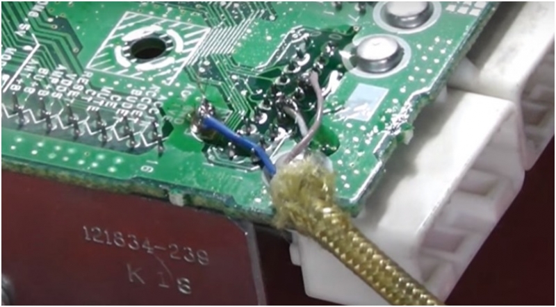 Подключение AUX и USB на основном блоке Toyota Camry 40
