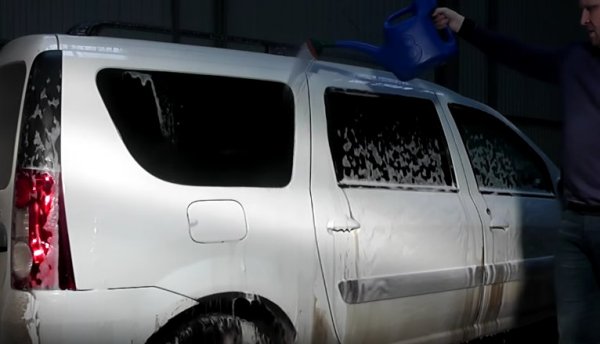 Поговорим о портативных автомойках 12В, какую выбрать