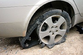 Причины износа шин автомобиля