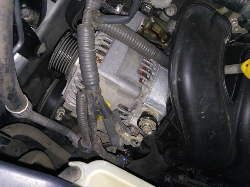 Приводной ремень и генератор на Corolla 120