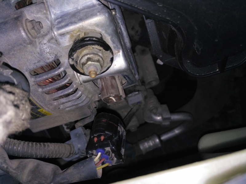 Приводной ремень и генератор на Corolla 120