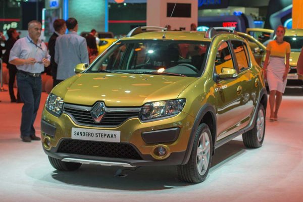 Renault назвал цены в рублях на кросс-версию Logan и Sandero