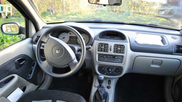 Символ Renault: французский Запорожец или большая машина?!