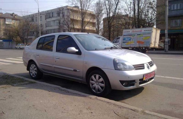 Символ Renault: французский Запорожец или большая машина?!