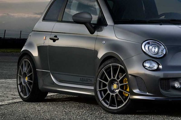 Рестайлинг Fiat 500 Abarth стал мощнее