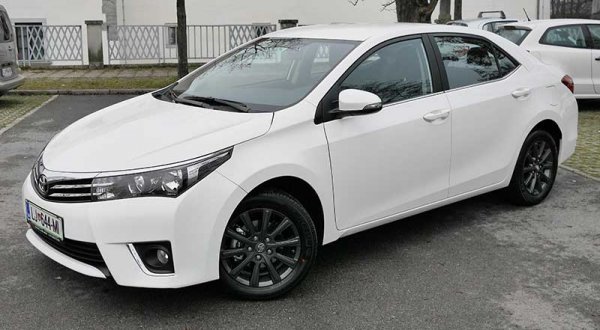 Рестайлинг седана Toyota Corolla E170: новая машина на российском рынке