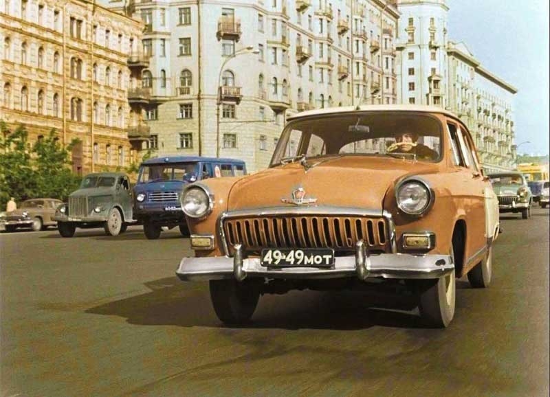 Ретро-автомобиль из «Операции» и еще 4 машины, ставшие украшением любимых советских фильмов