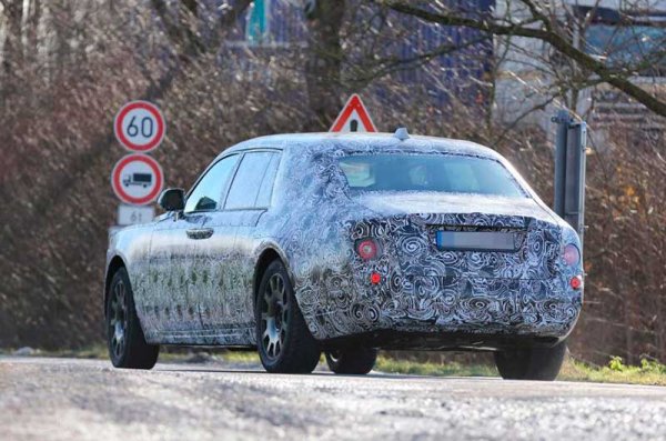 Rolls-Royce рассекретил обновленный седан Phantom