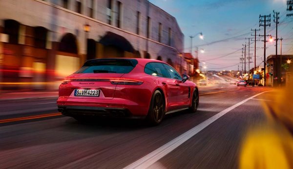 Российские дилеры начали прием заказов на новый Porsche Panamera GTS