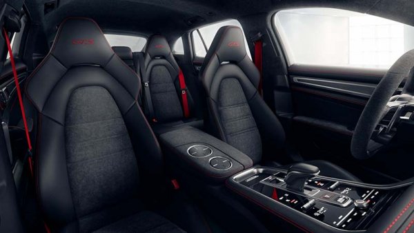 Российские дилеры начали прием заказов на новый Porsche Panamera GTS