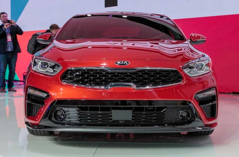 Седан Kia Cerato 2018/2019 четвертого поколения в России: обзор, характеристики, комплектации и цены