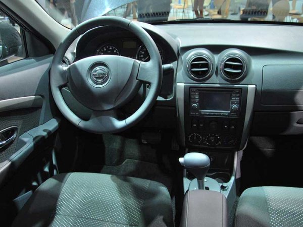 Седан Nissan Almera G15 - франко-японский автомобиль российской сборки