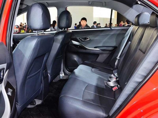 Седан Zotye Z300 в России: достоинства и недостатки автомобиля