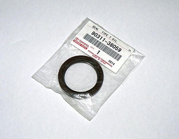 Шрус и сальники на Toyota Corolla 120