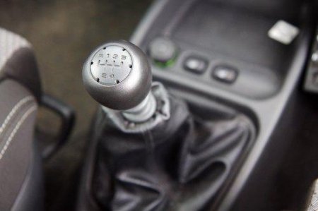 Слабые стороны отечественных автомобилей: от технических устройств до безопасности
