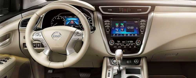 Современный космический корабль Nissan Murano в футуристическом дизайне