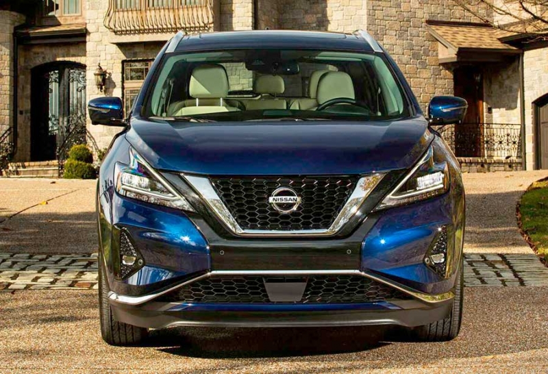 Современный космический корабль Nissan Murano в футуристическом дизайне