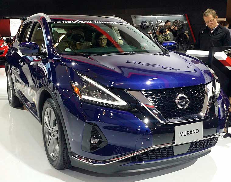 Современный космический корабль Nissan Murano в футуристическом дизайне