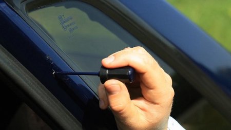 Способы убрать царапины на авто