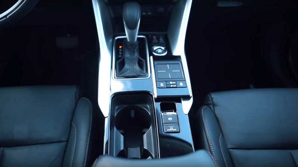 Стала известна цена Mitsubishi Eclipse Cross