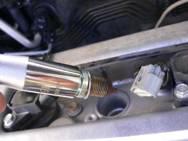 Свечи зажигания и катушка зажигания Toyota Corolla 120