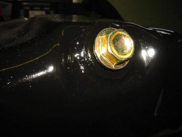 Volkswagen Polo протекает масляный поддон