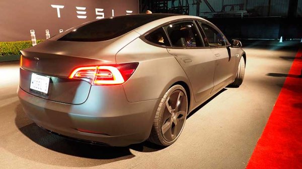 К 2018 году Tesla произведет 500 тысяч автомобилей
