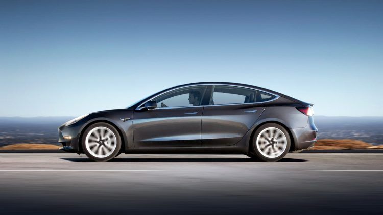 Tesla Model 3 оставила далеко позади конкурентов на европейском рынке