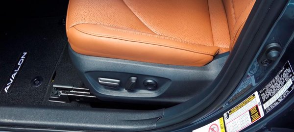 Toyota Avalon 2019 – новая 5 генерация автомобиля с гибридными двигателями