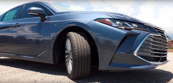 Toyota Avalon 2019 – новая 5 генерация автомобиля с гибридными двигателями