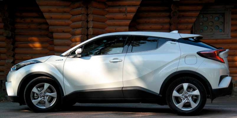 Toyota C-HR Hybrid – экономия и комфорт в одном автомобиле