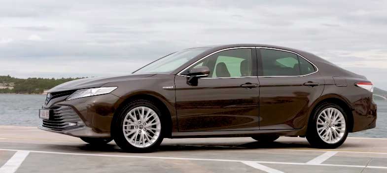 Toyota CAMRY Hybrid 2019: лучший автомобиль в своем классе