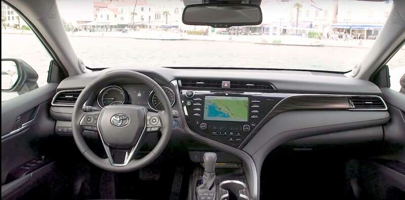 Toyota CAMRY Hybrid 2019: лучший автомобиль в своем классе