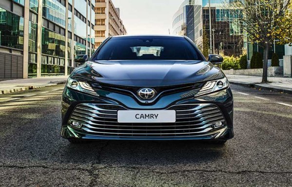 Toyota Camry VIII XV70 2018 - эффектный и безопасный автомобиль для работы или семьи