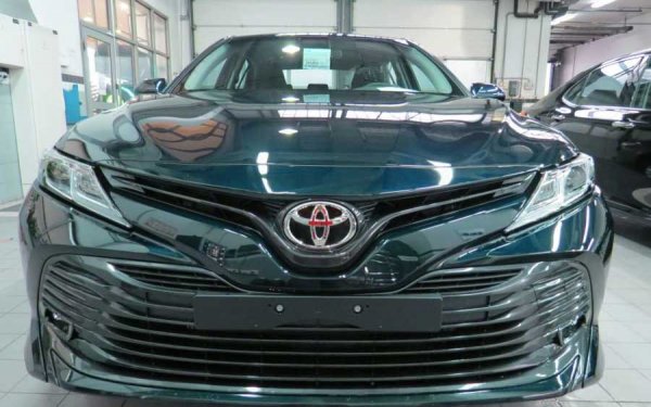 Toyota Camry VIII XV70 2018 - эффектный и безопасный автомобиль для работы или семьи