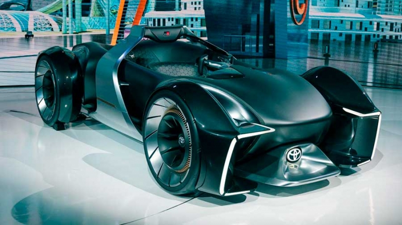Toyota представляет футуристический концепт e-Racer