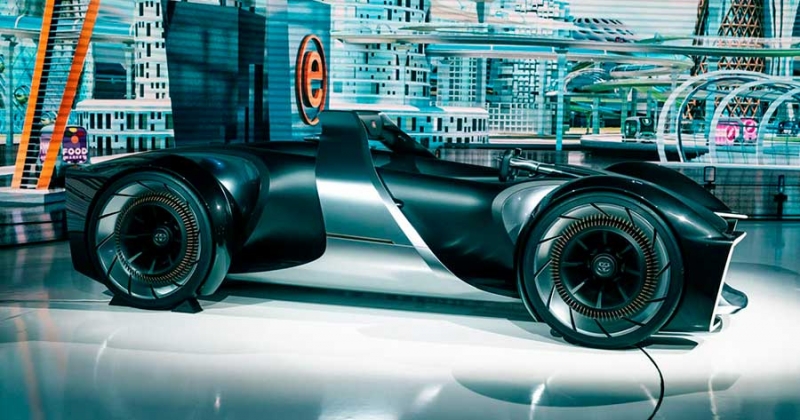 Toyota представляет футуристический концепт e-Racer