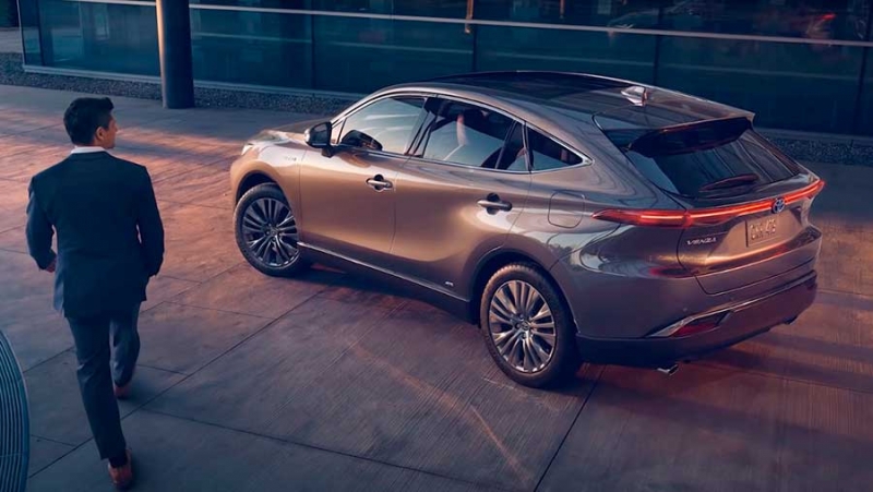 Toyota Venza 2021 второго поколения – новый уровень кроссовера от именитого бренда