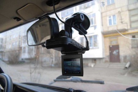 Установка видеорегистратора на автомобиль