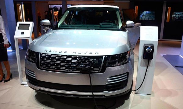 Продажи нового внедорожника Range Rover 2019 года начались в России