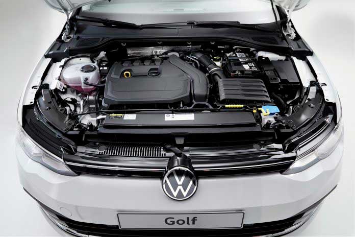 Volkswagen Golf 8: умный городской седан нового поколения