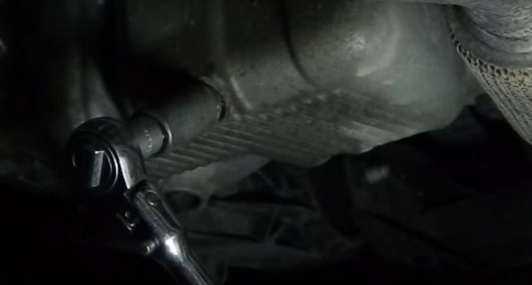 Замена масла в Chevrolet Cruze 1.6