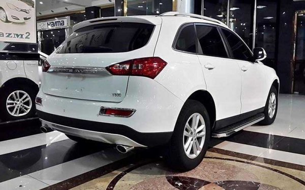 Zotye T600 - дешевый китайский кроссовер с богатой комплектацией