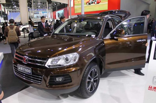Zotye T600 - дешевый китайский кроссовер с богатой комплектацией